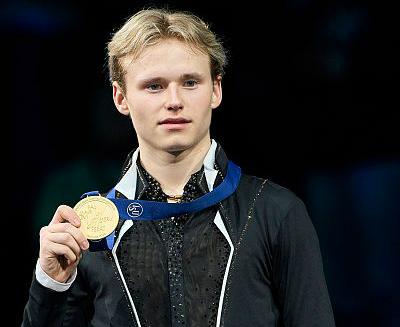 花滑世锦赛，美国名将马里宁创历史，实现男单三连冠伟业